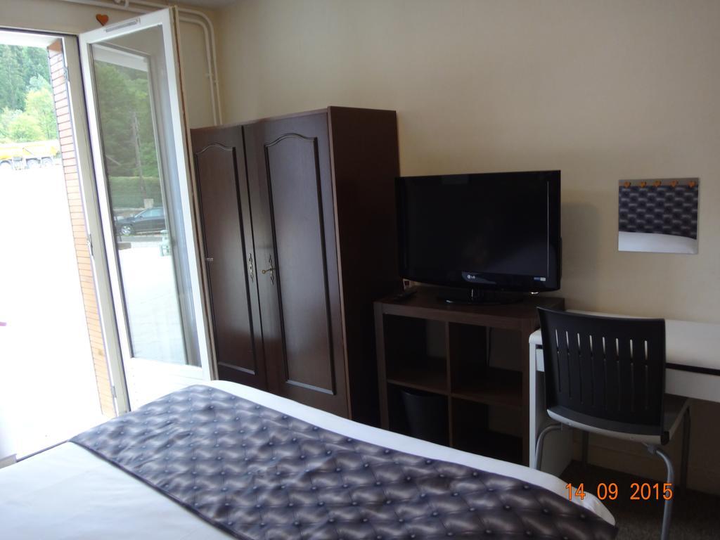 Hotel Bon Accueil Oyonnax Δωμάτιο φωτογραφία